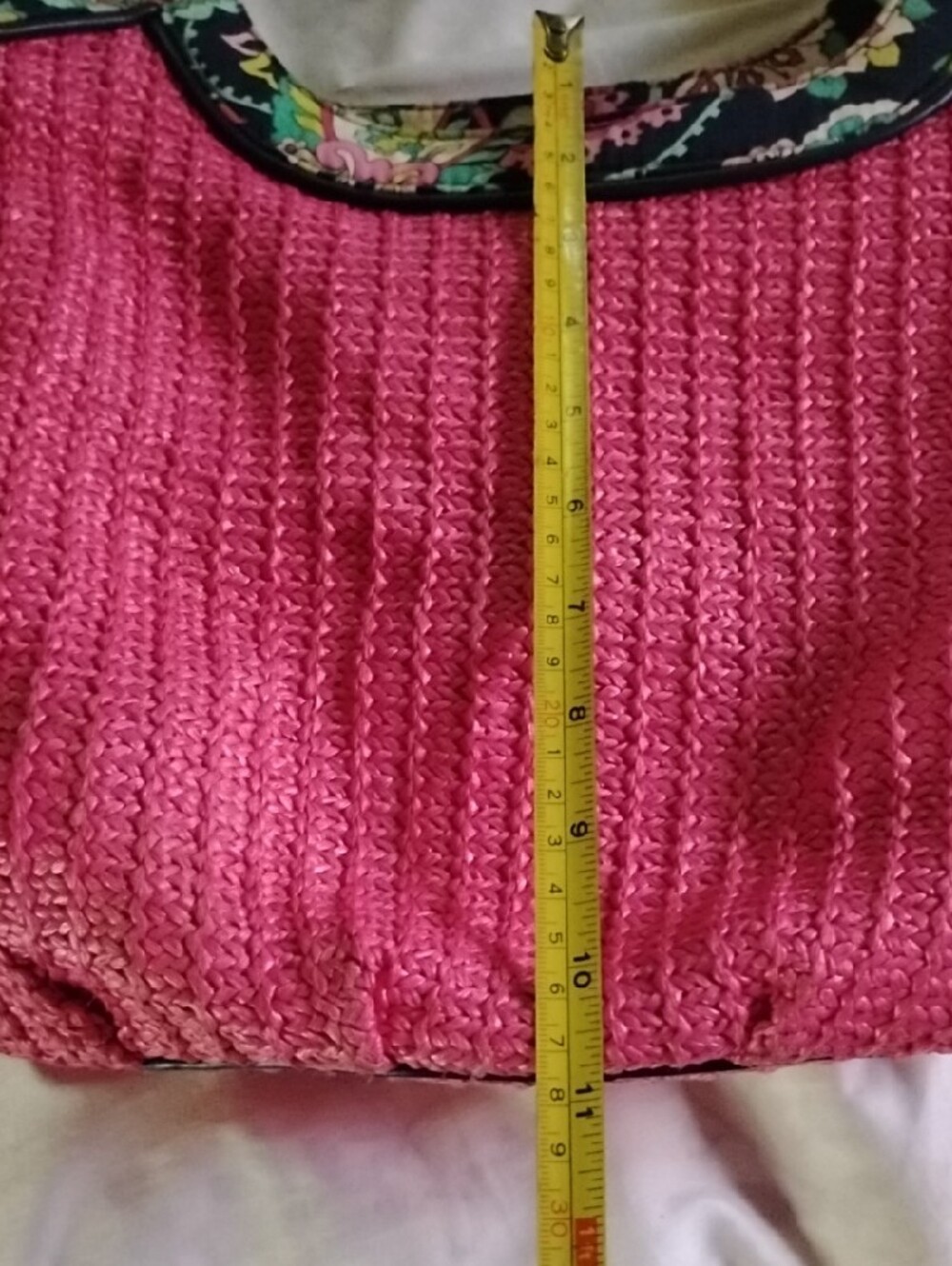 Vera Bradley Large Pink Woven Tote with Navy Handles and Patterned Trim - Picture 7 of 9